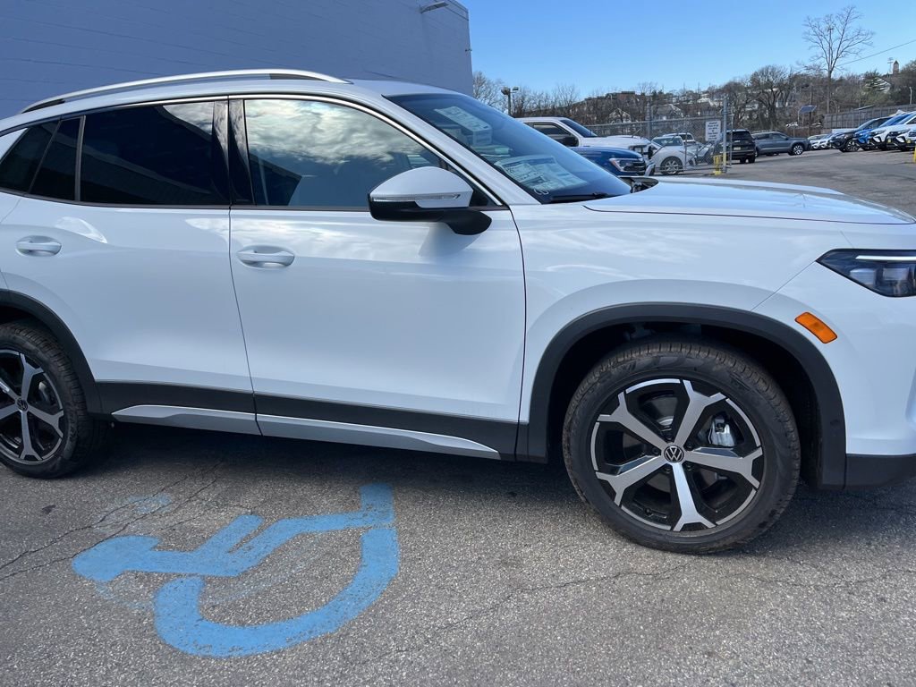 New 2026 Volkswagen Tiguan SE AWD/4WD image 9