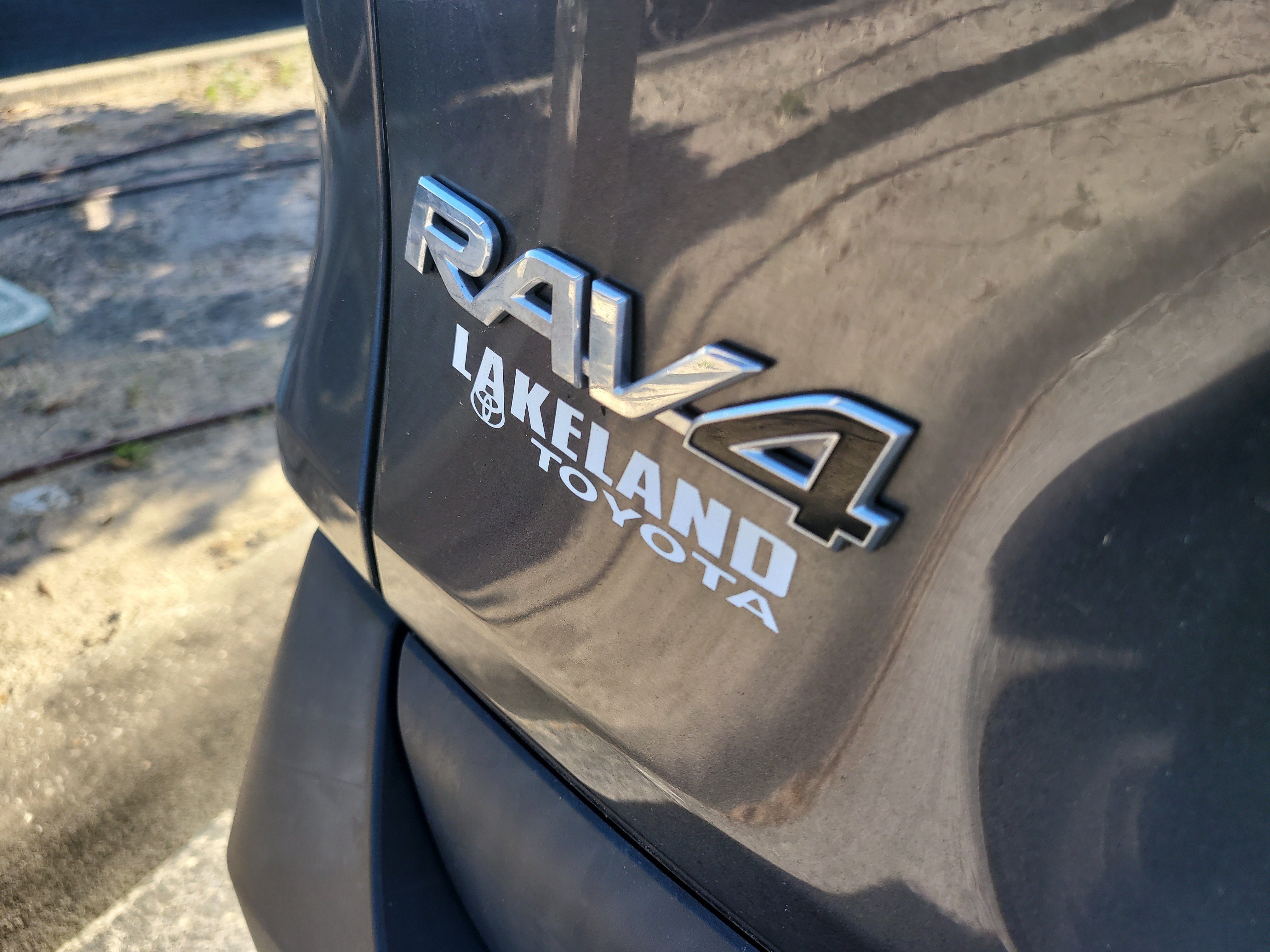Used 2023 Toyota RAV4 XLE Premium FWD image 11