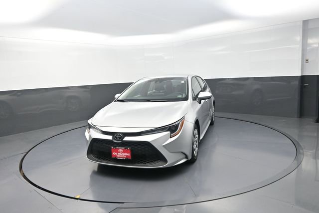 Used 2022 Toyota Corolla LE FWD image 32