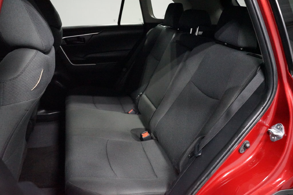 Certified 2025 Toyota RAV4 LE FWD image 28