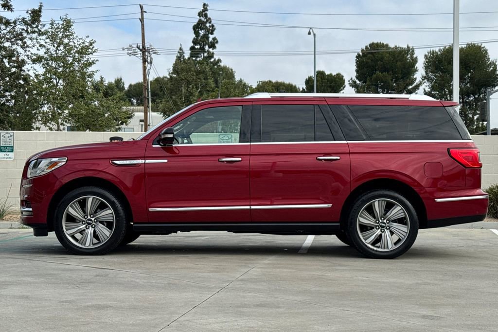 Used 2018 Lincoln Navigator L Reserve w/ Technology Package AWD/4WD image 9