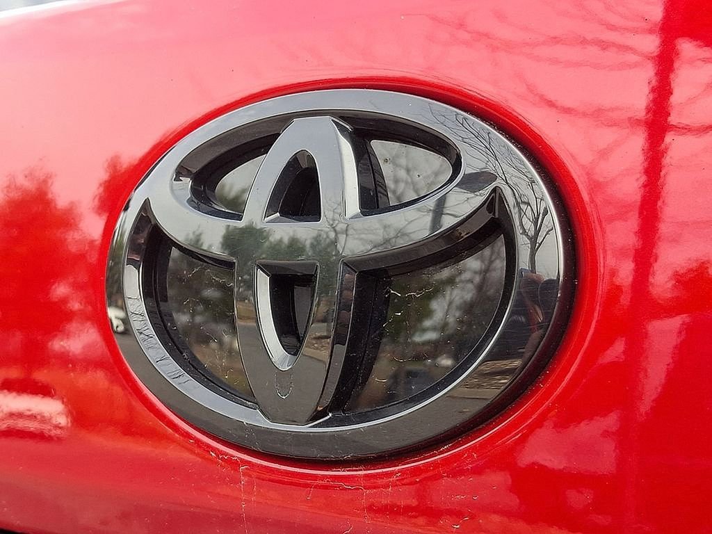 Used 2025 Toyota Sequoia Platinum AWD/4WD image 32