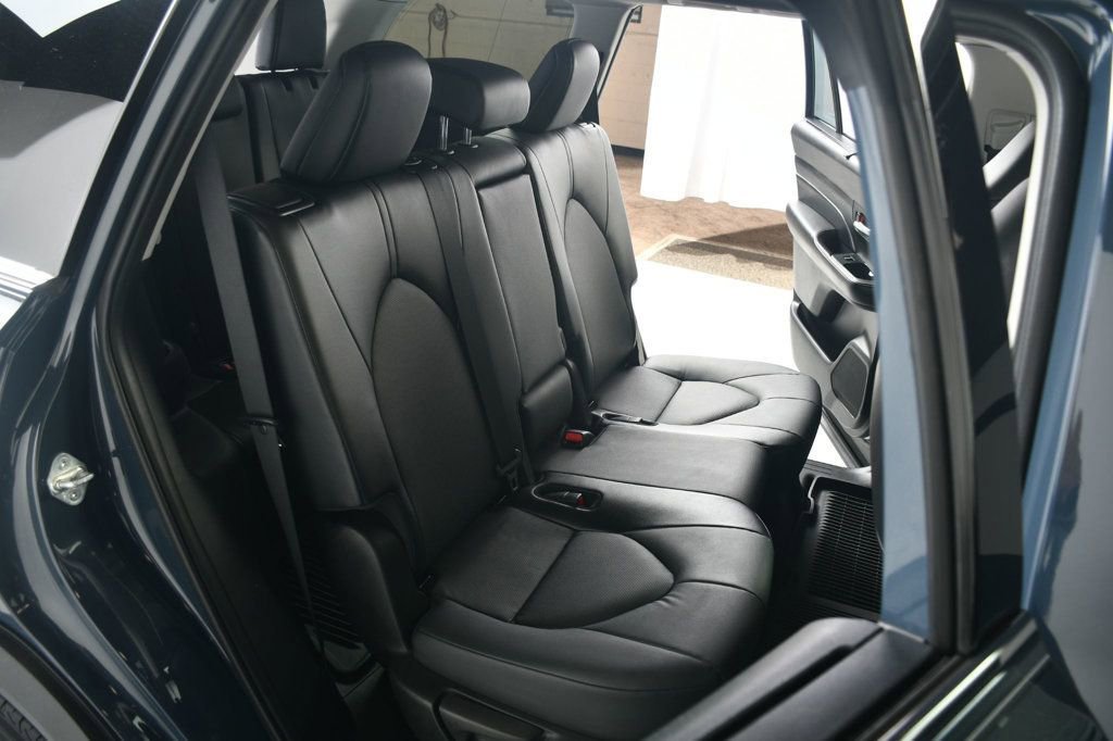 Used 2024 Toyota Grand Highlander AWD Hybrid image 40