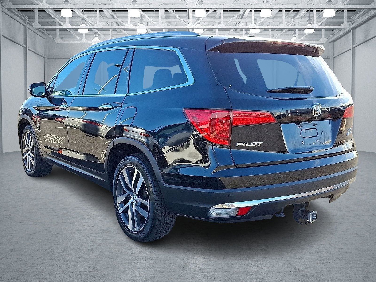 Used 2018 Honda Pilot Elite image 4