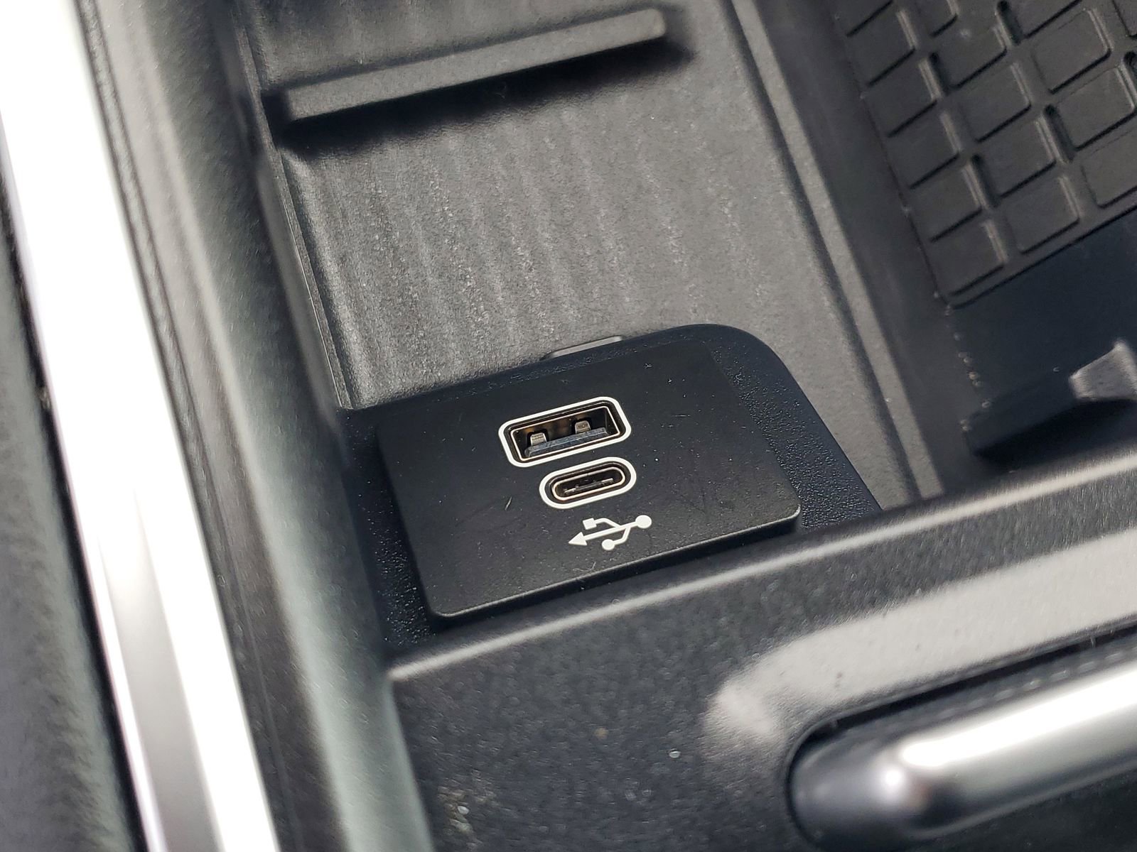 Certified 2025 Ford Expedition Platinum image 31