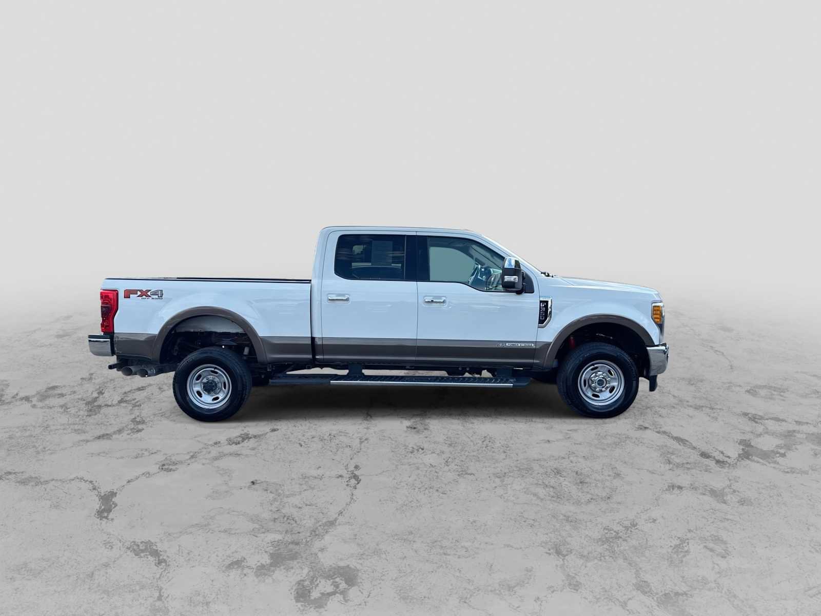 Used 2017 Ford F350 Lariat w/ Lariat Ultimate Package AWD/4WD image 9