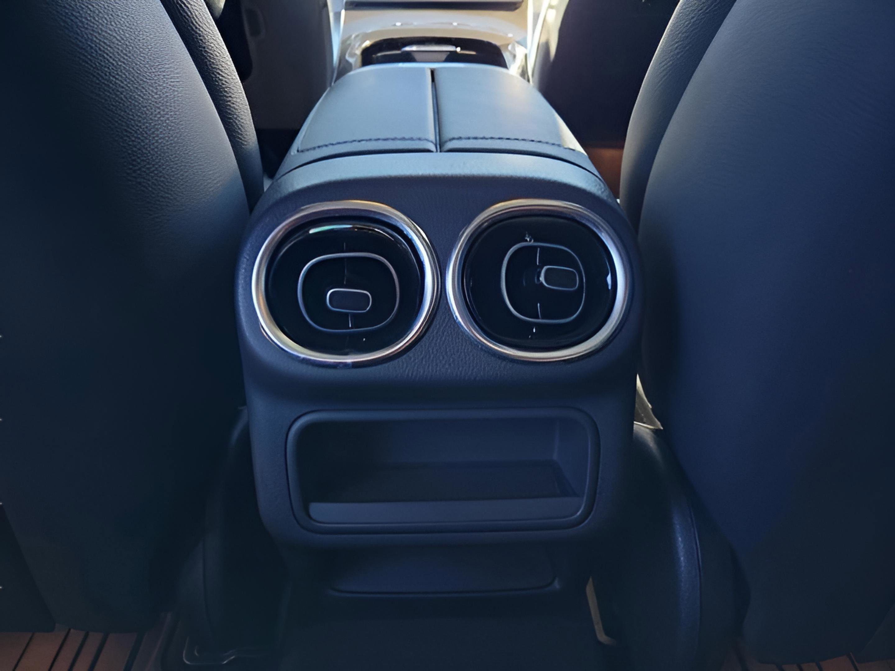 Used 2023 Mercedes-Benz GLC 300 image 11