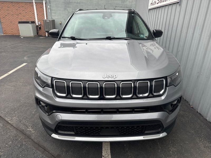 Used 2022 Jeep Compass Limited image 2