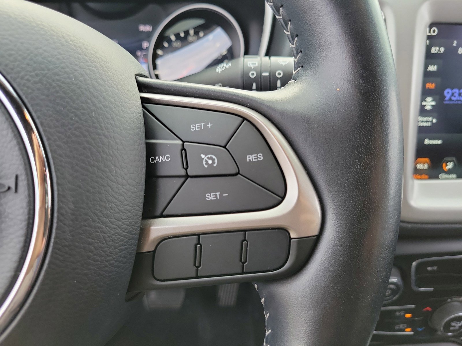 Used 2021 Jeep Compass Latitude FWD image 19