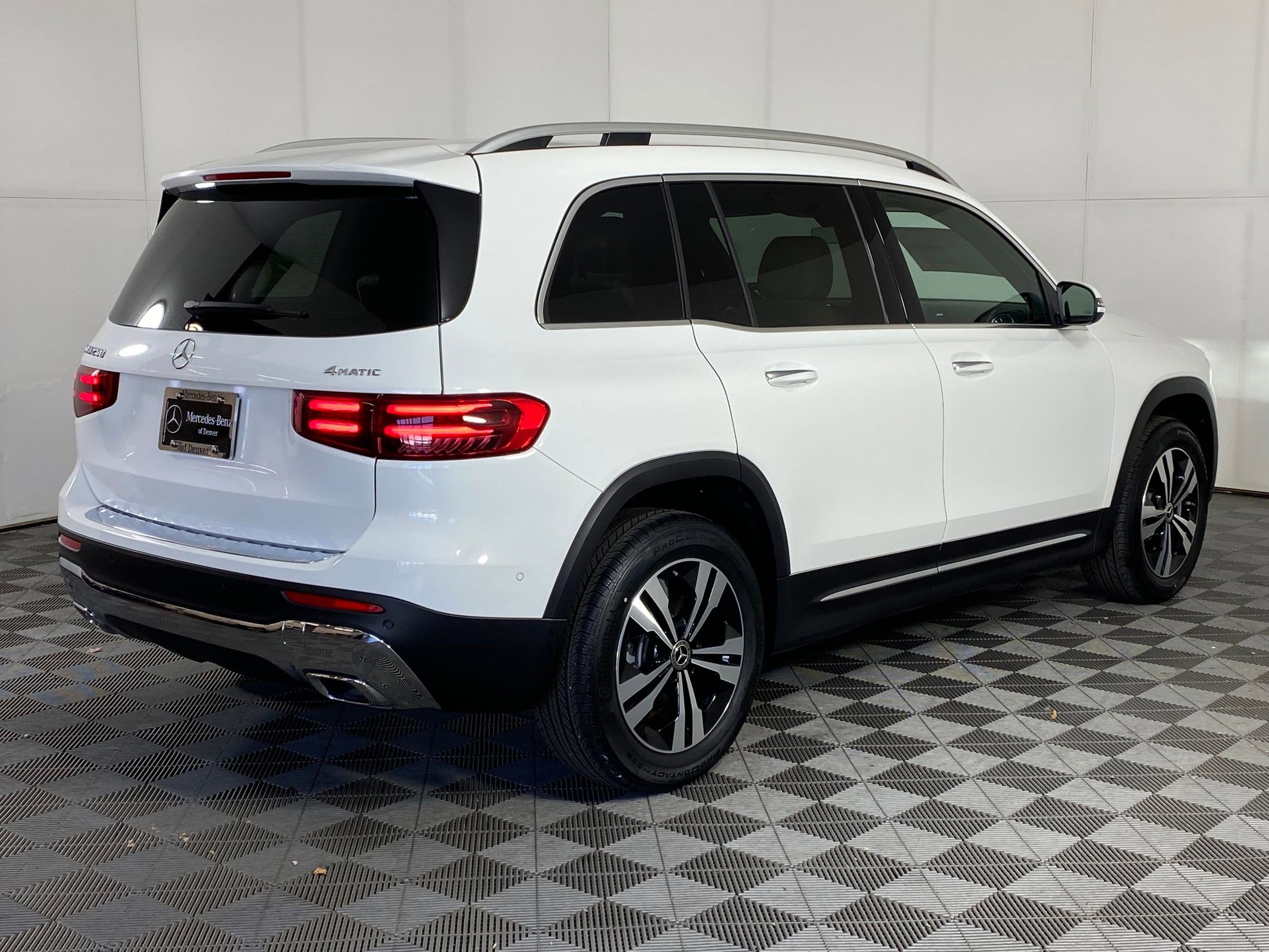 New 2025 Mercedes-Benz GLB 250 4MATIC image 8