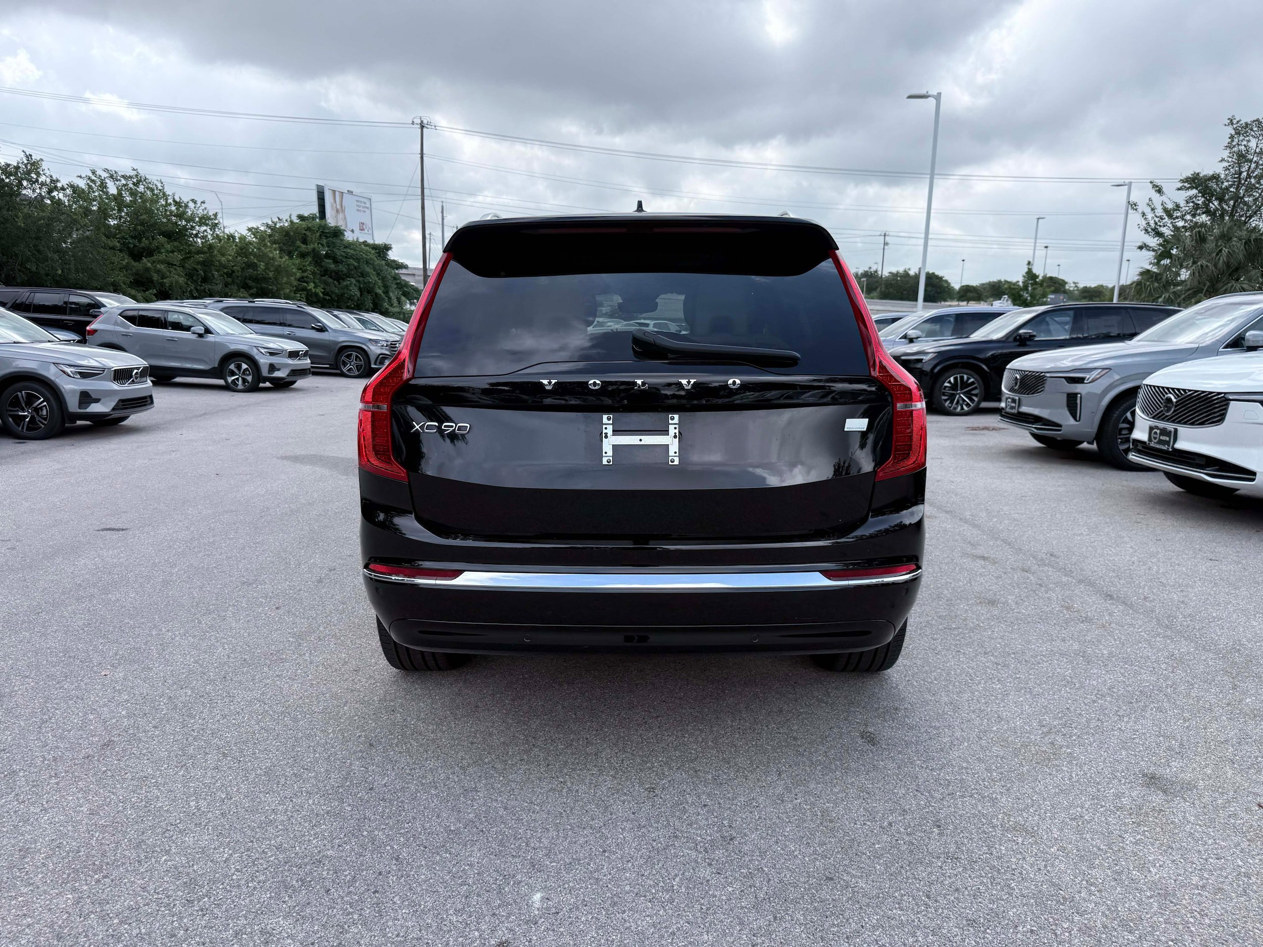 Certified 2024 Volvo XC90 T8 Plus w/ Protection Package AWD/4WD image 5