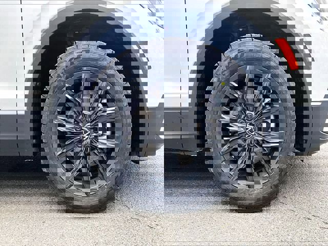 Used 2024 Volkswagen Tiguan SE image 9