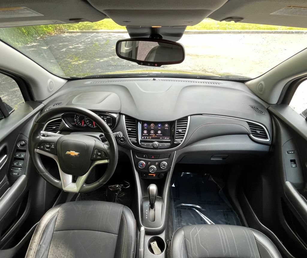 Certified 2020 Chevrolet Trax LT w/ LT Convenience Package FWD image 11