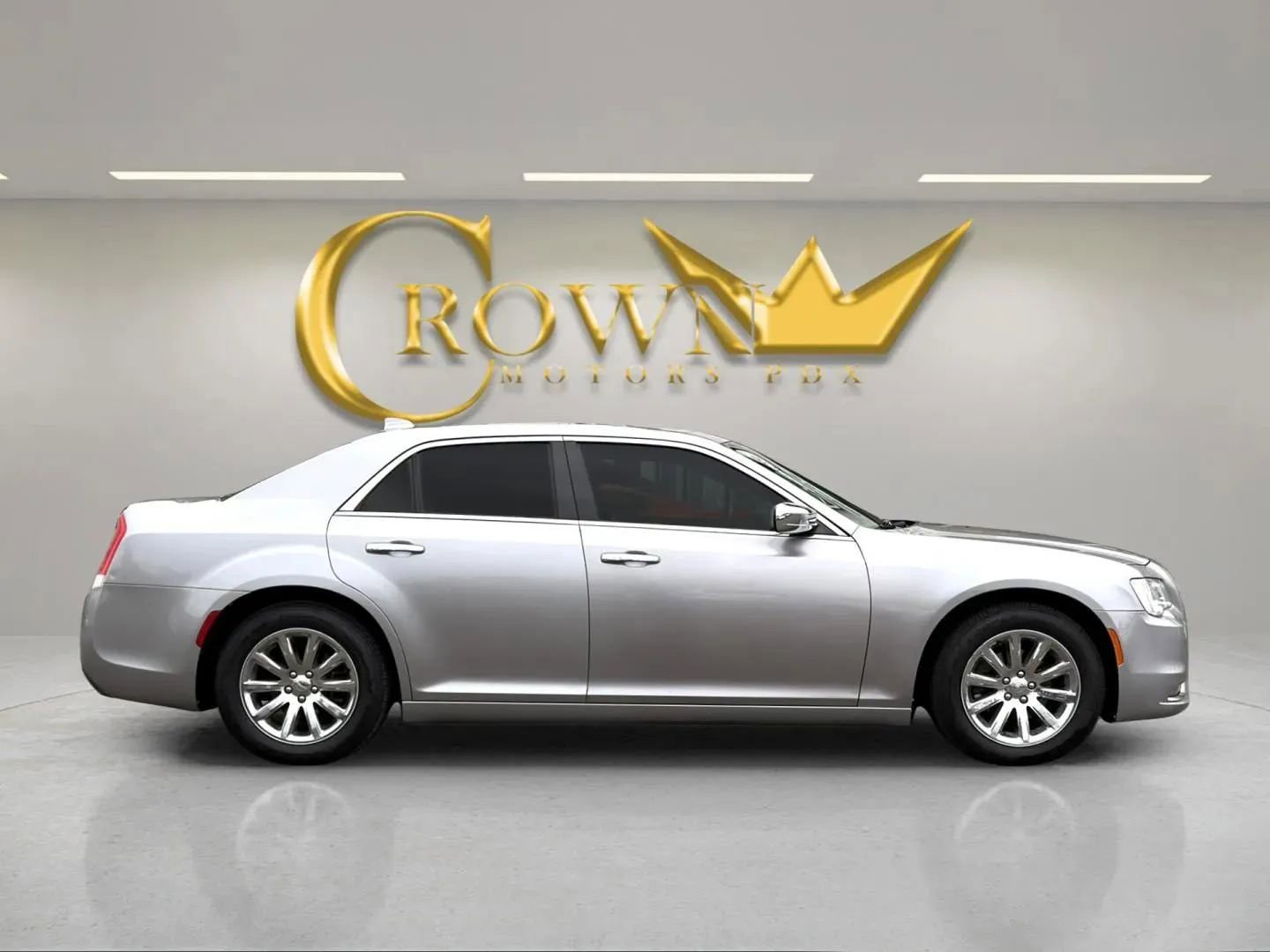 Used 2016 Chrysler 300 C image 5