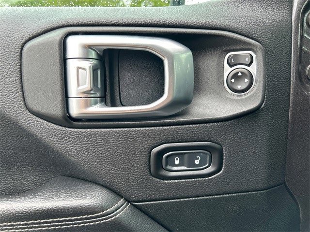 Used 2020 Jeep Wrangler Unlimited Sahara image 18