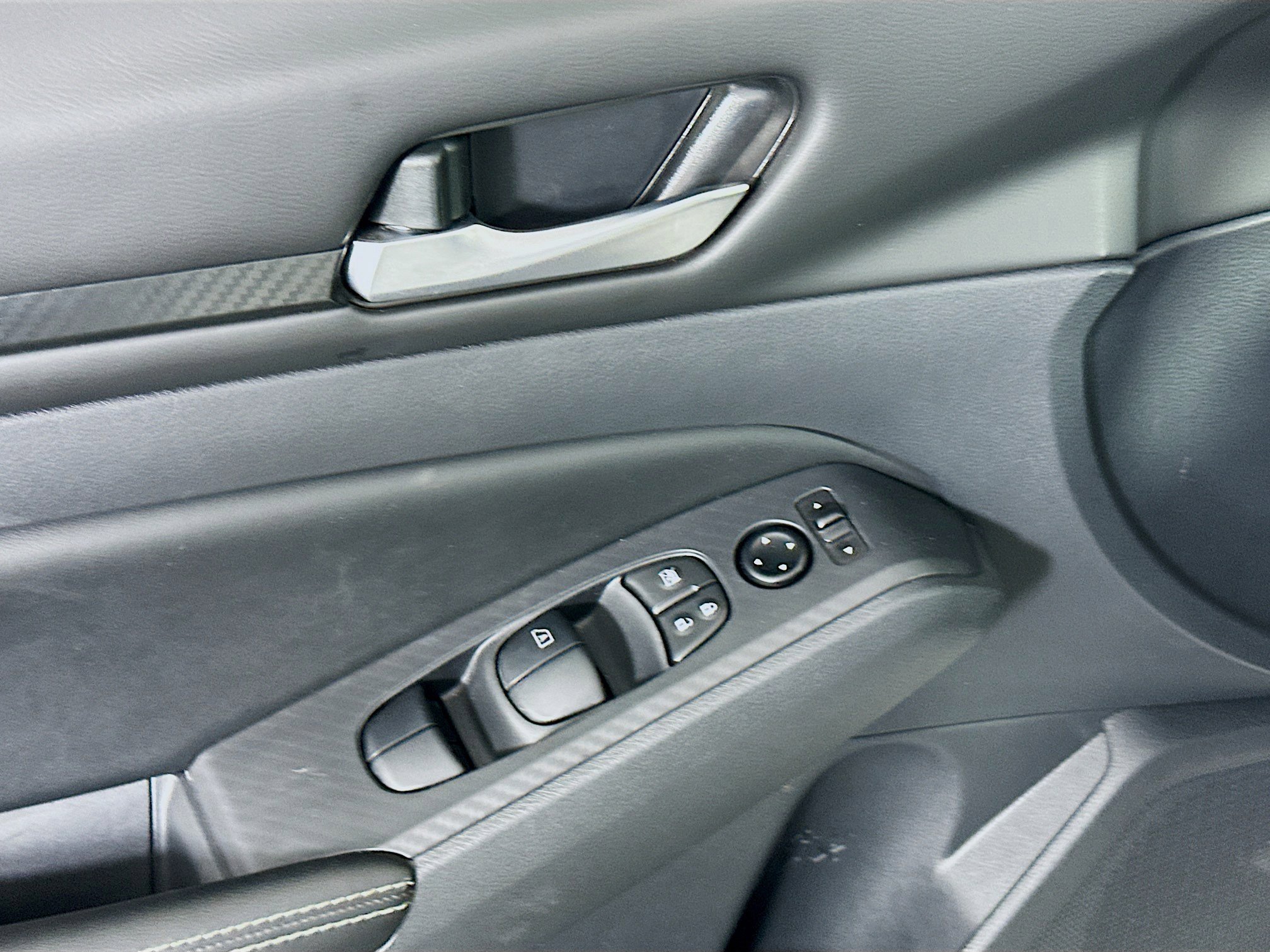 Used 2025 Nissan Altima 2.5 SV image 15