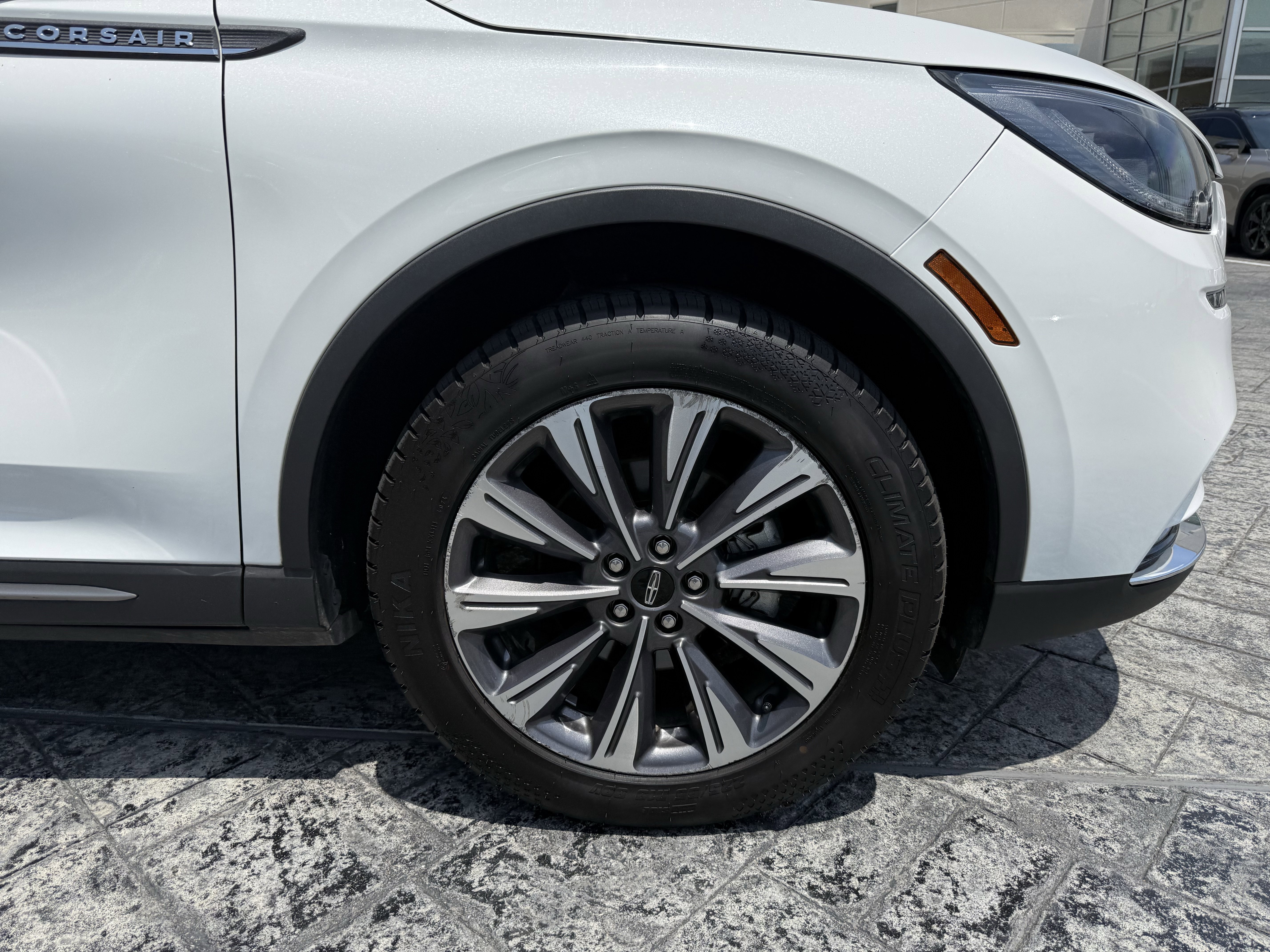 Used 2021 Lincoln Corsair Reserve w/ Elements Package FWD image 9