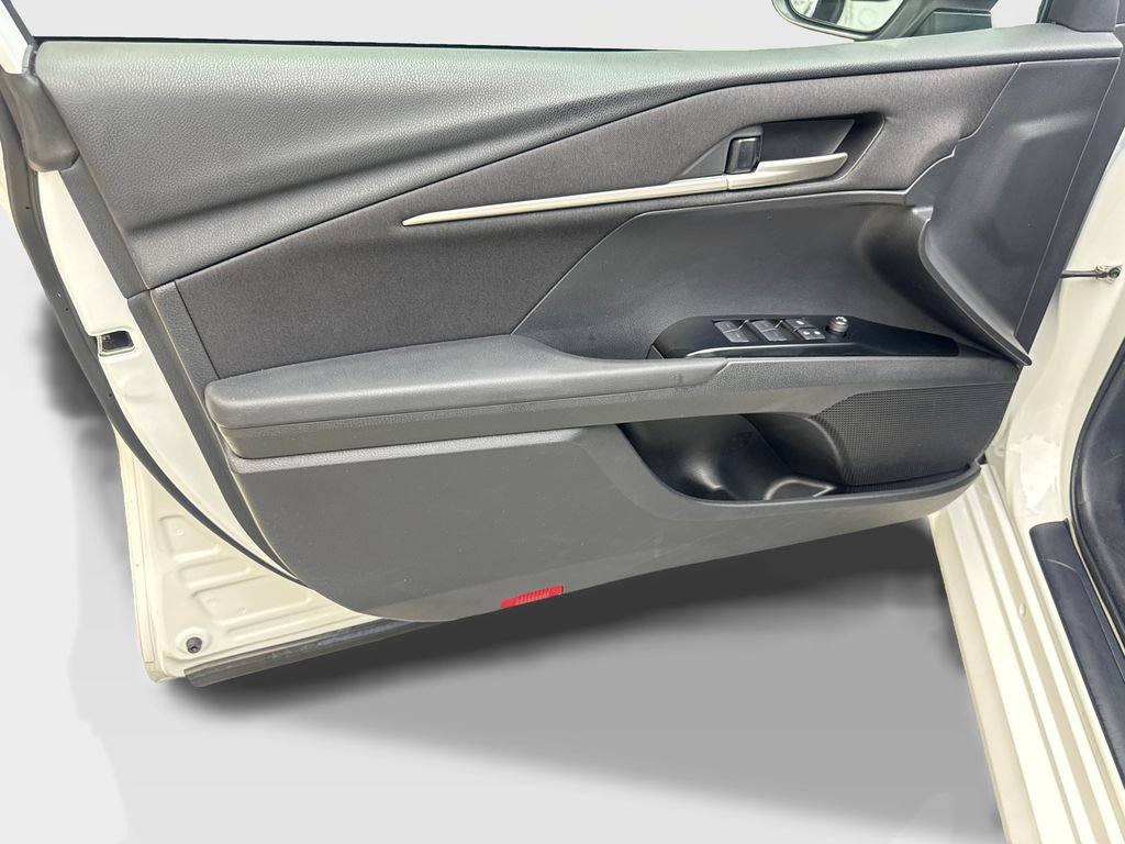 Used 2025 Toyota Camry LE FWD image 32