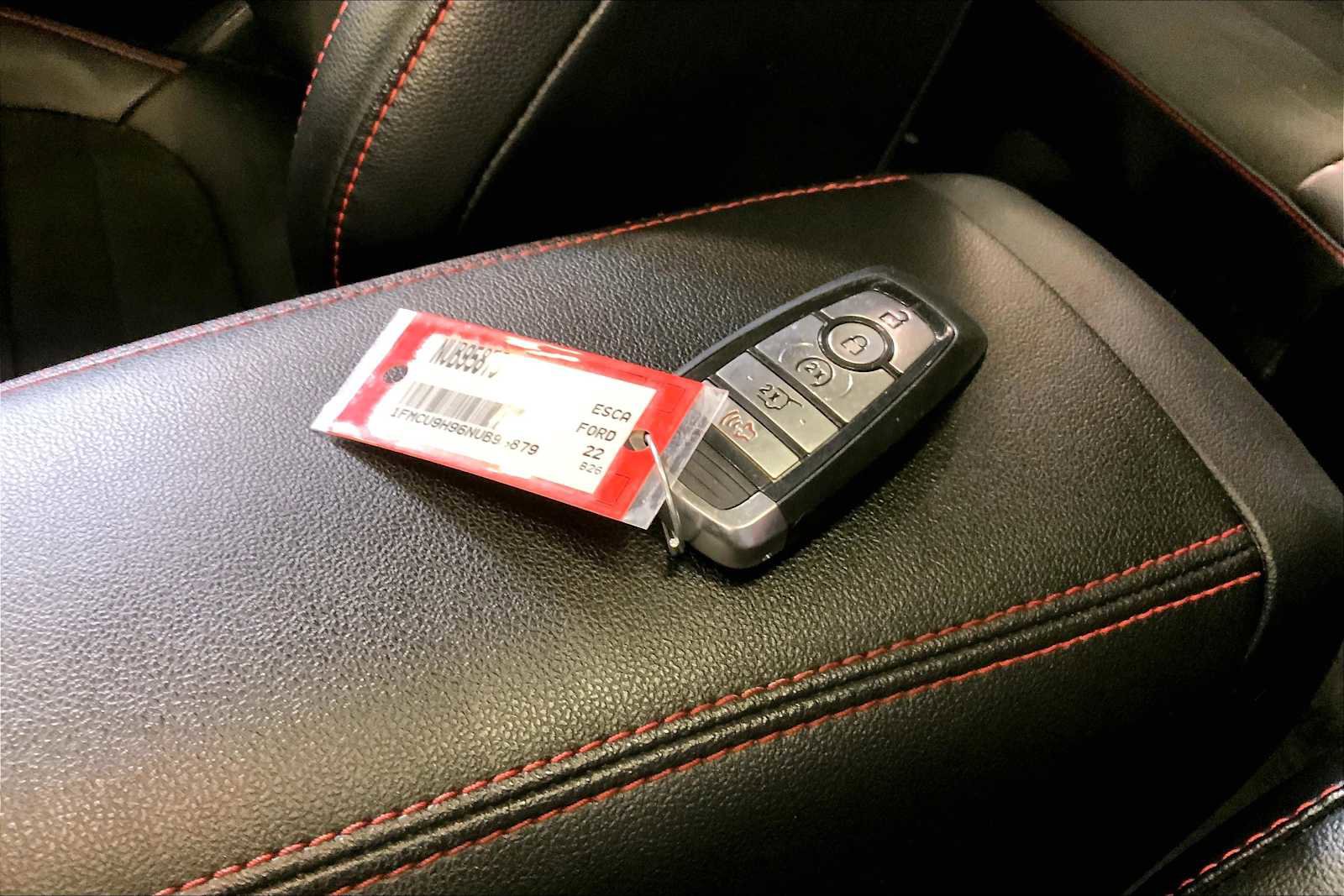 Used 2022 Ford Escape SEL w/ SEL Stealth AWD Package image 14