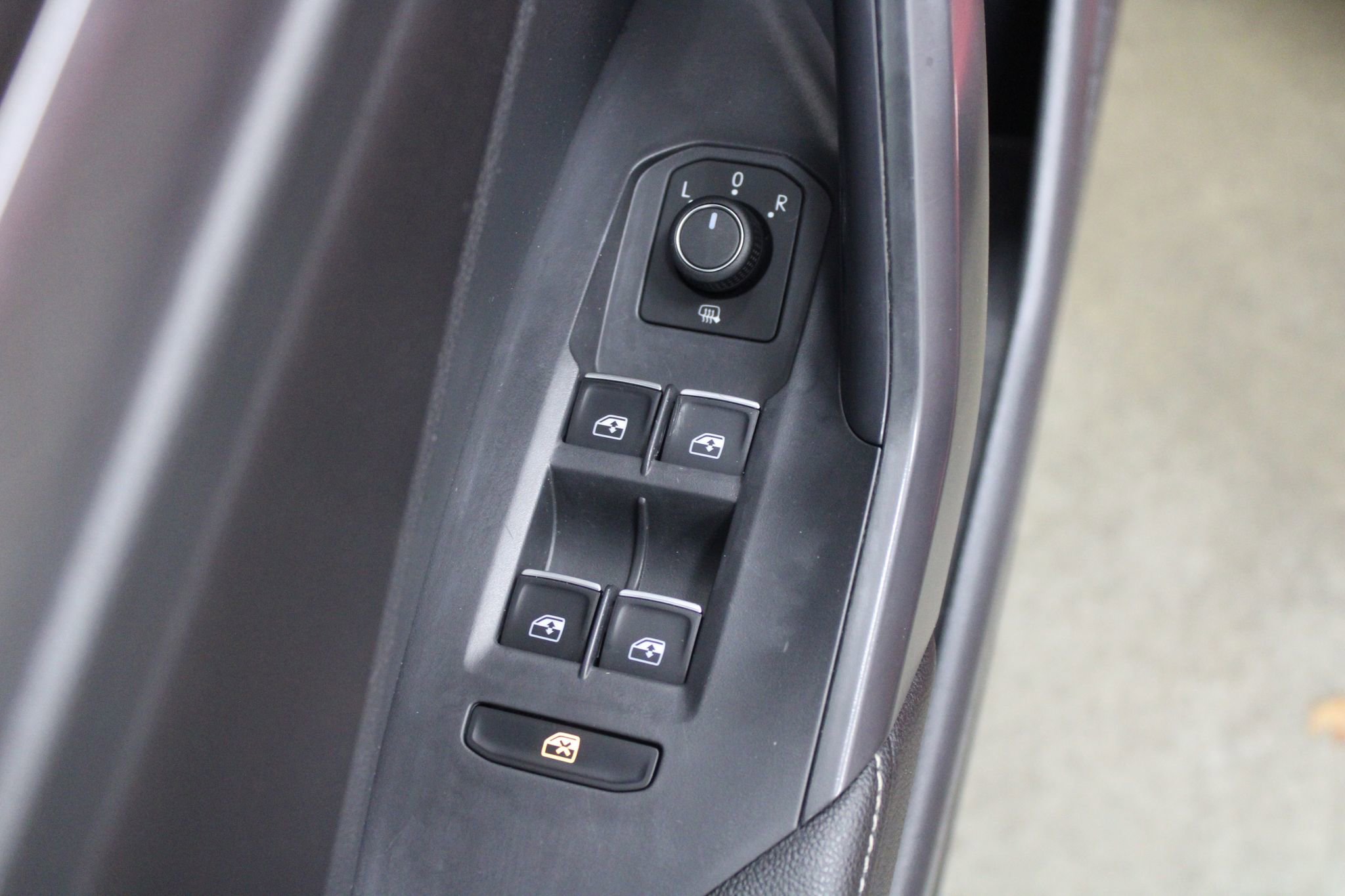 Used 2023 Volkswagen Jetta SE image 39