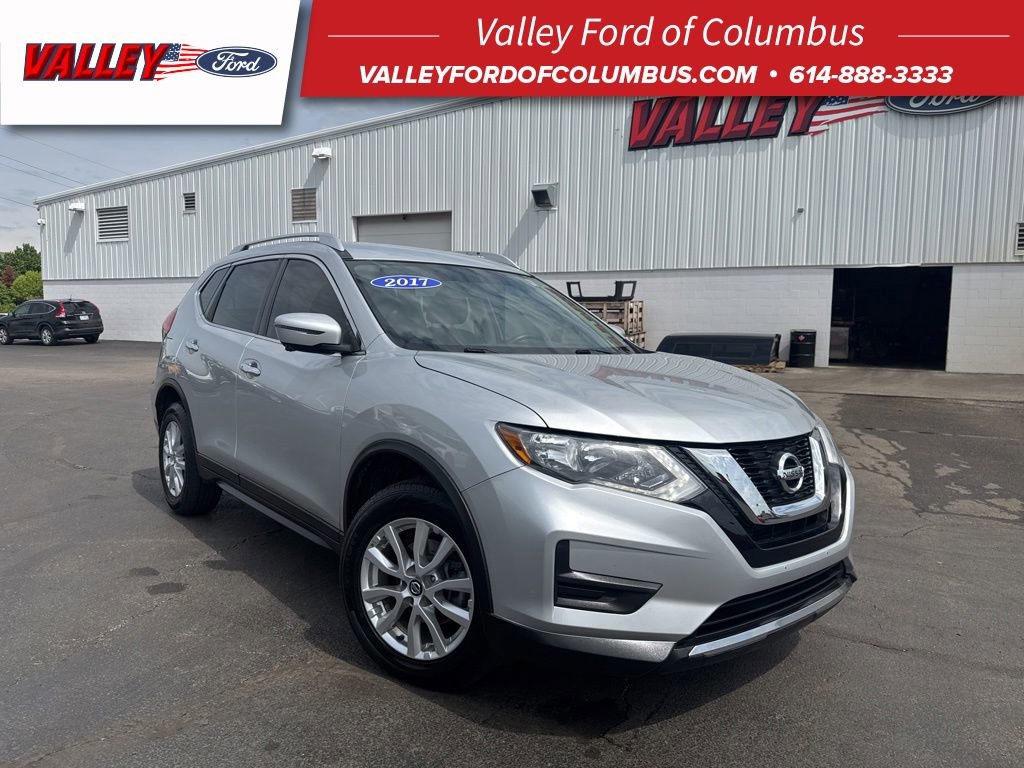 Used 2017 Nissan Rogue SV w/ SV Premium Package AWD/4WD image 1