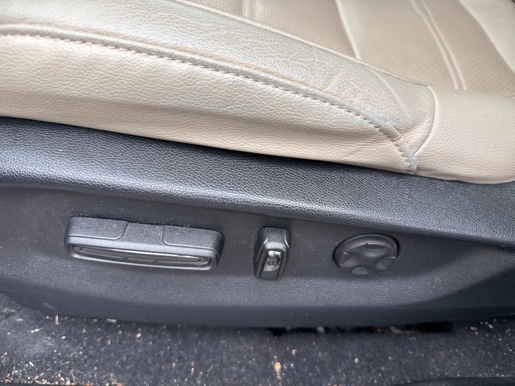 Used 2019 Honda CR-V Touring image 13