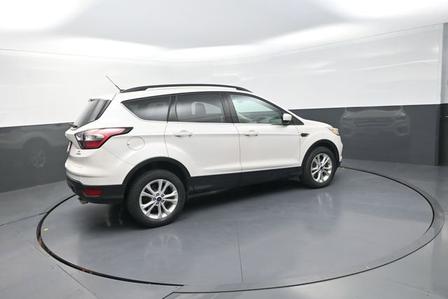 Used 2018 Ford Escape SE image 18