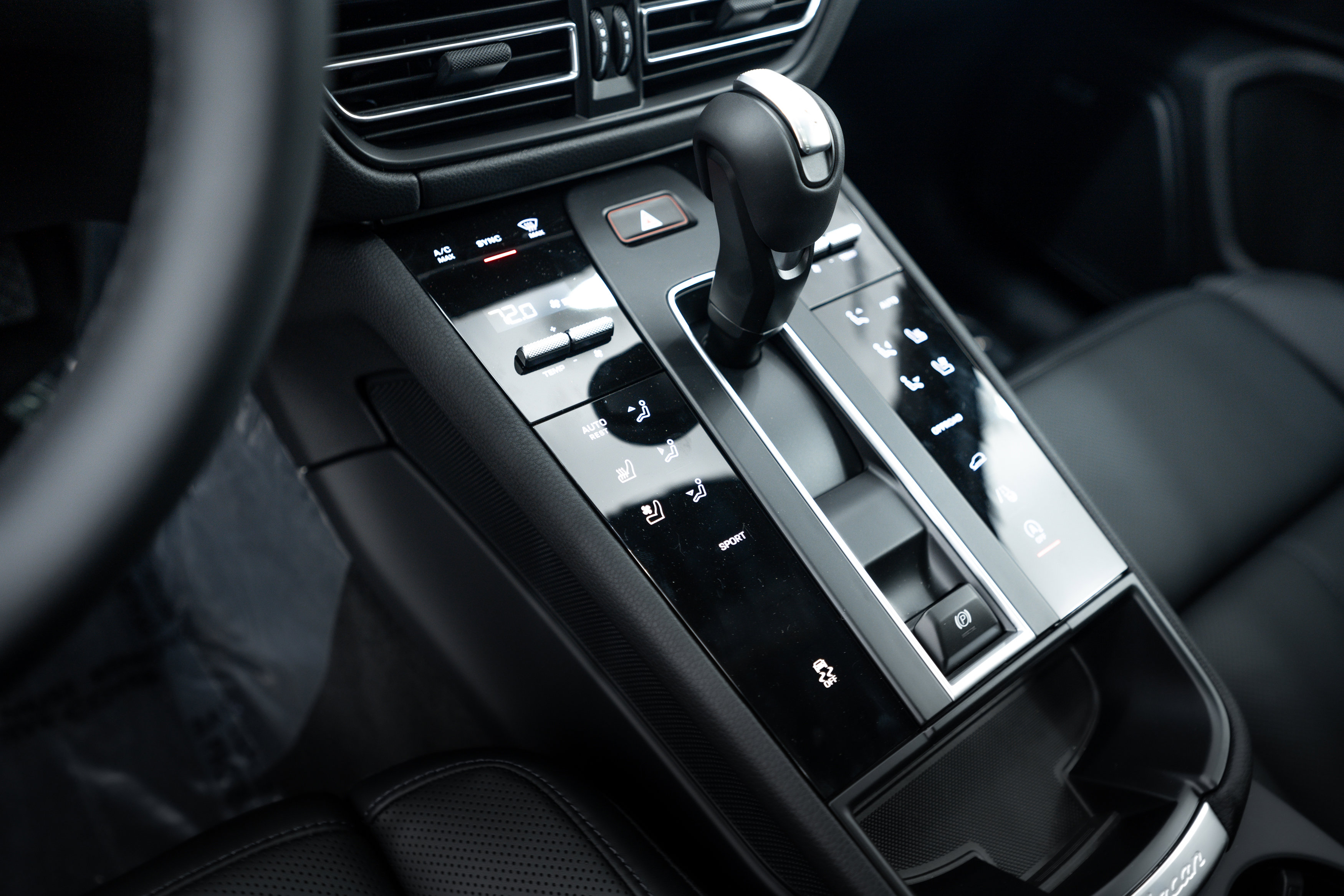 New 2025 Porsche Macan image 15