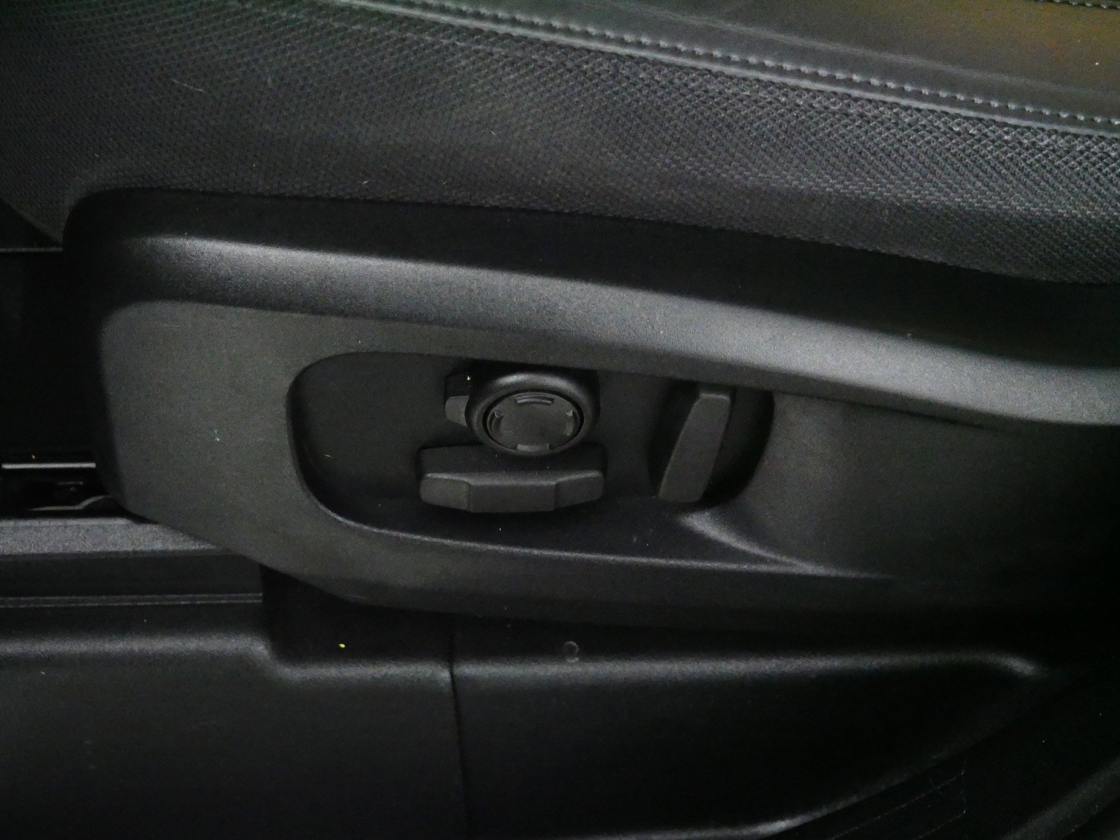 Used 2024 Land Rover Defender 110 X image 20