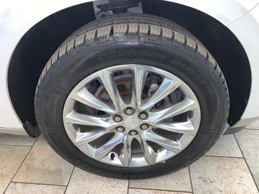 Used 2020 Buick Enclave Premium w/ Sun and Sites Package image 29