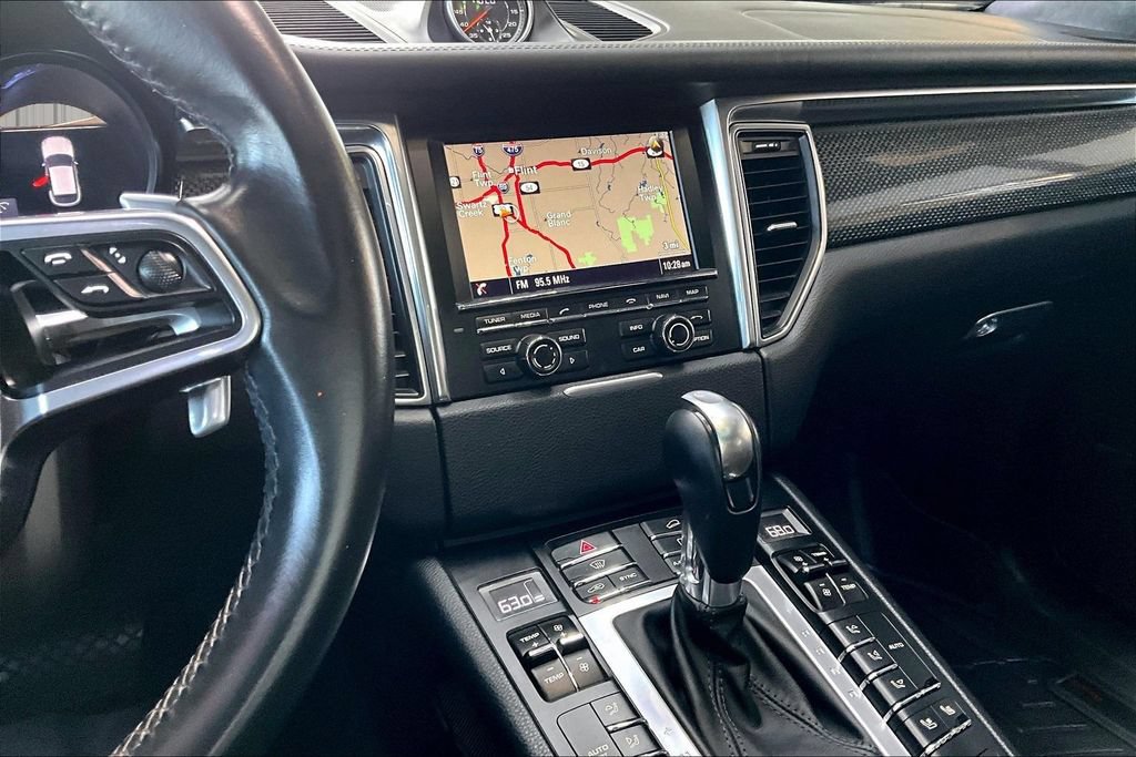 Used 2015 Porsche Macan Turbo AWD/4WD image 9