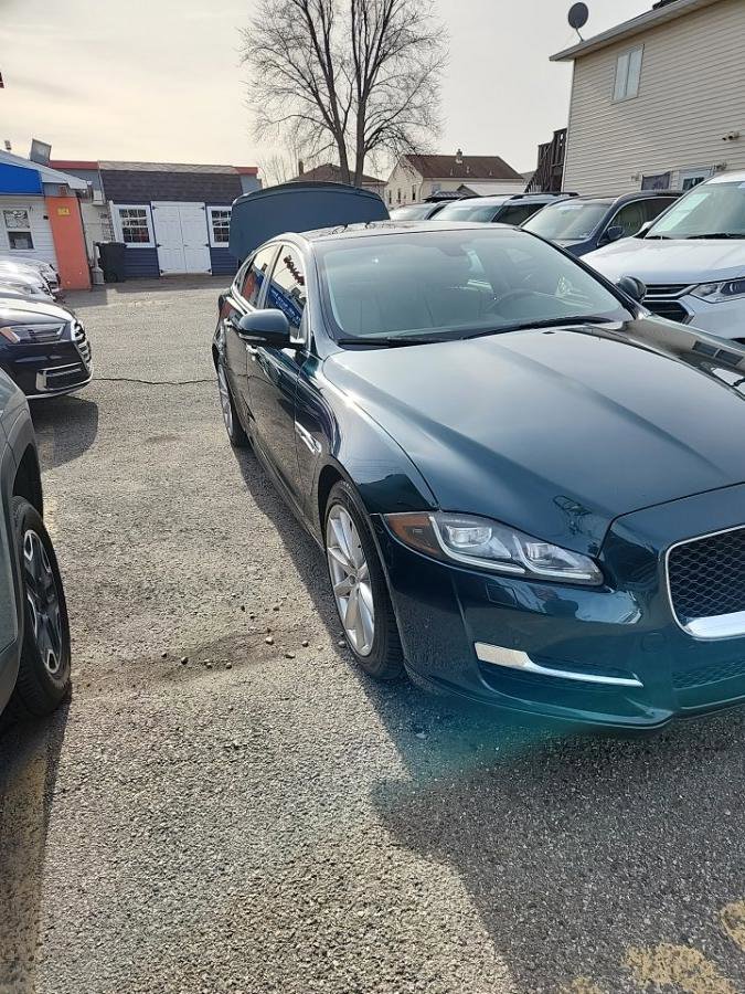 Used 2016 Jaguar XJ R-Sport image 3