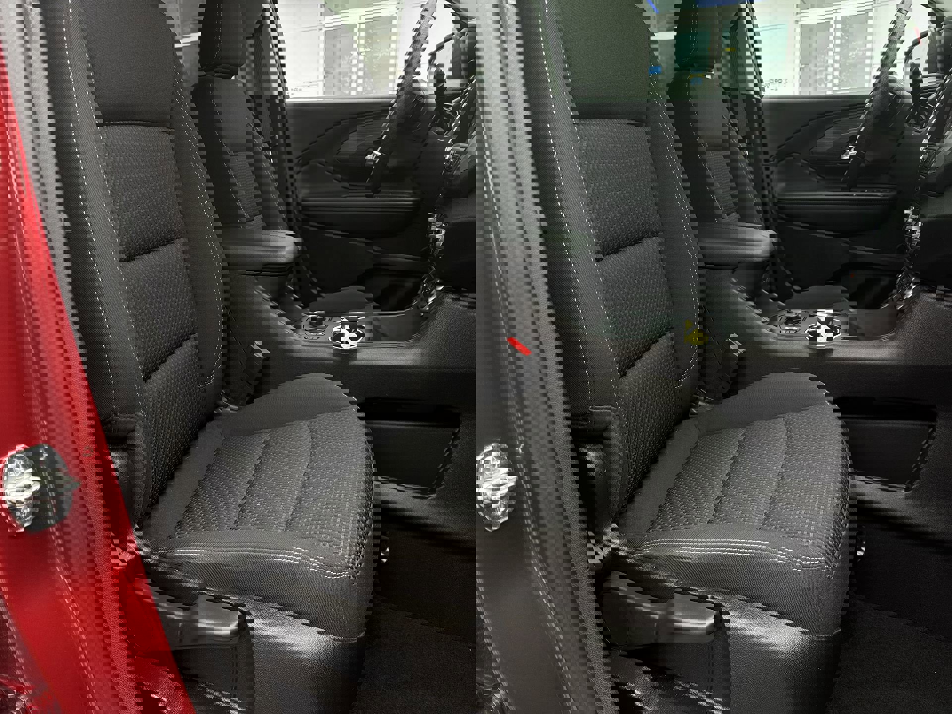 Certified 2024 GMC Terrain SLE w/ Driver Convenience Package image 29