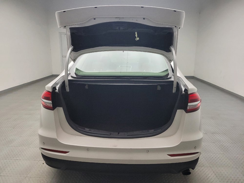 Used 2020 Ford Fusion SE FWD image 29