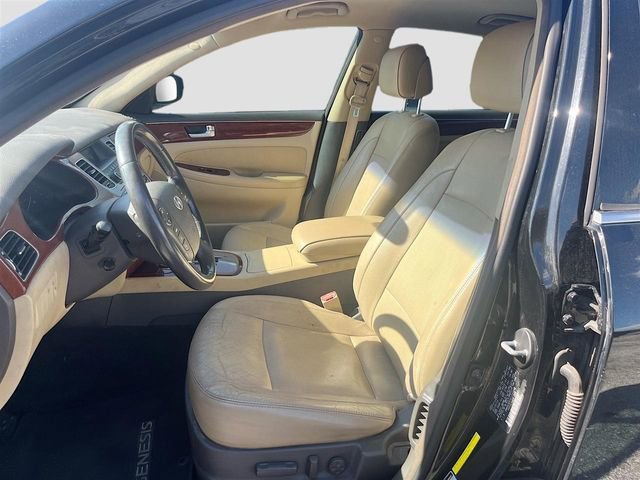 Used 2014 Hyundai Genesis 3.8 RWD image 20