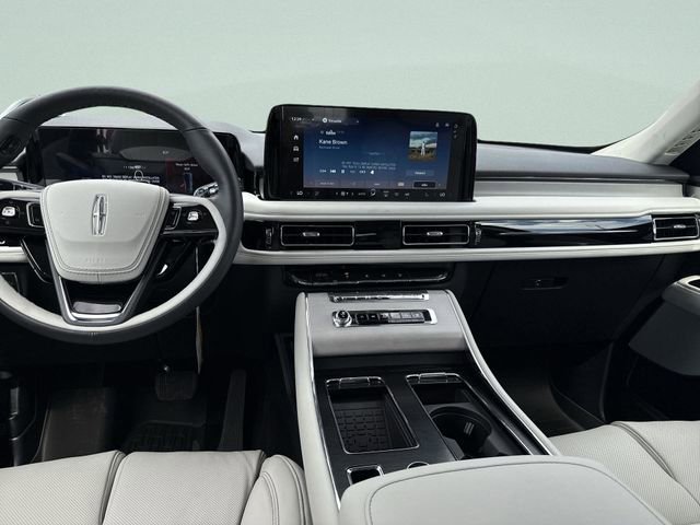 New 2025 Lincoln Aviator Reserve w/ Luxury Package image 14
