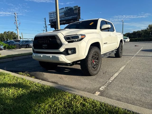 Certified 2022 Toyota Tacoma TRD Sport w/ TRD Premium Sport Package AWD/4WD image 17