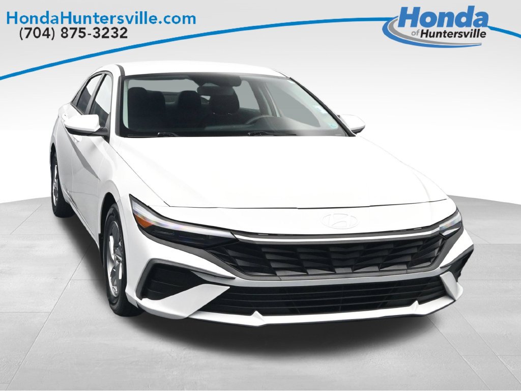 Used 2024 Hyundai Elantra SE