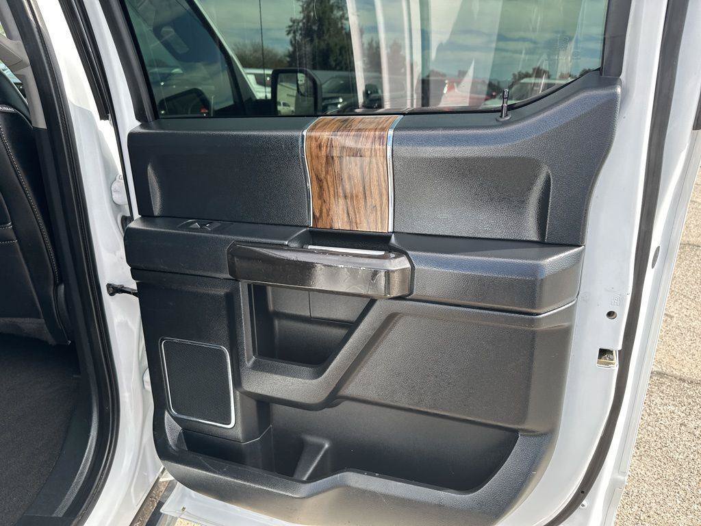Used 2019 Ford F150 Lariat w/ FX4 Off-Road Package AWD/4WD image 23