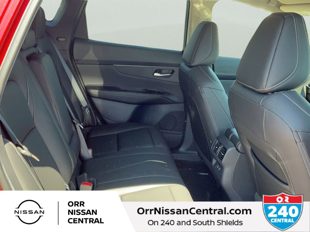 Used 2025 Nissan Murano SV FWD image 12
