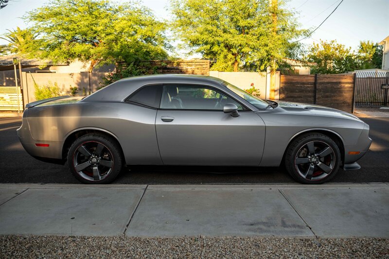 Used 2013 Dodge Challenger SXT RWD image 6