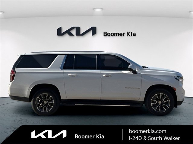 Used 2023 Chevrolet Suburban LS w/ Driver Alert Package image 4