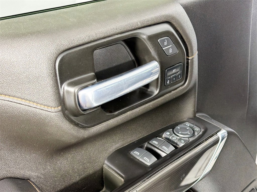 Used 2022 GMC Sierra 2500 AT4 w/ Gooseneck/5TH Wheel Package image 16