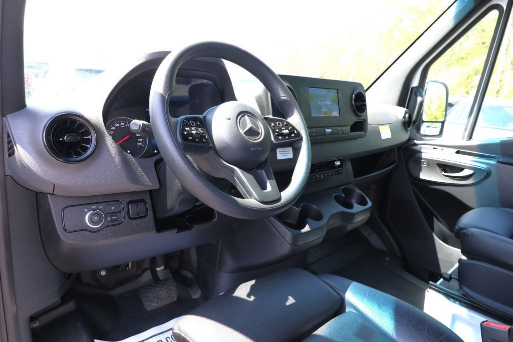 Used 2022 Mercedes-Benz Sprinter 2500 image 12