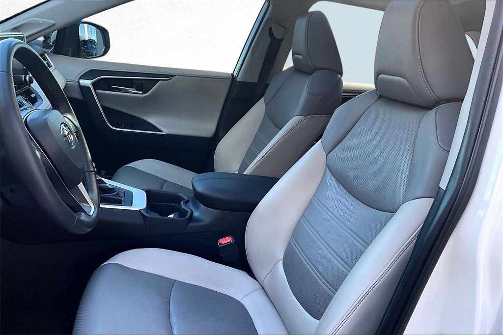 Certified 2020 Toyota RAV4 Limited image 21