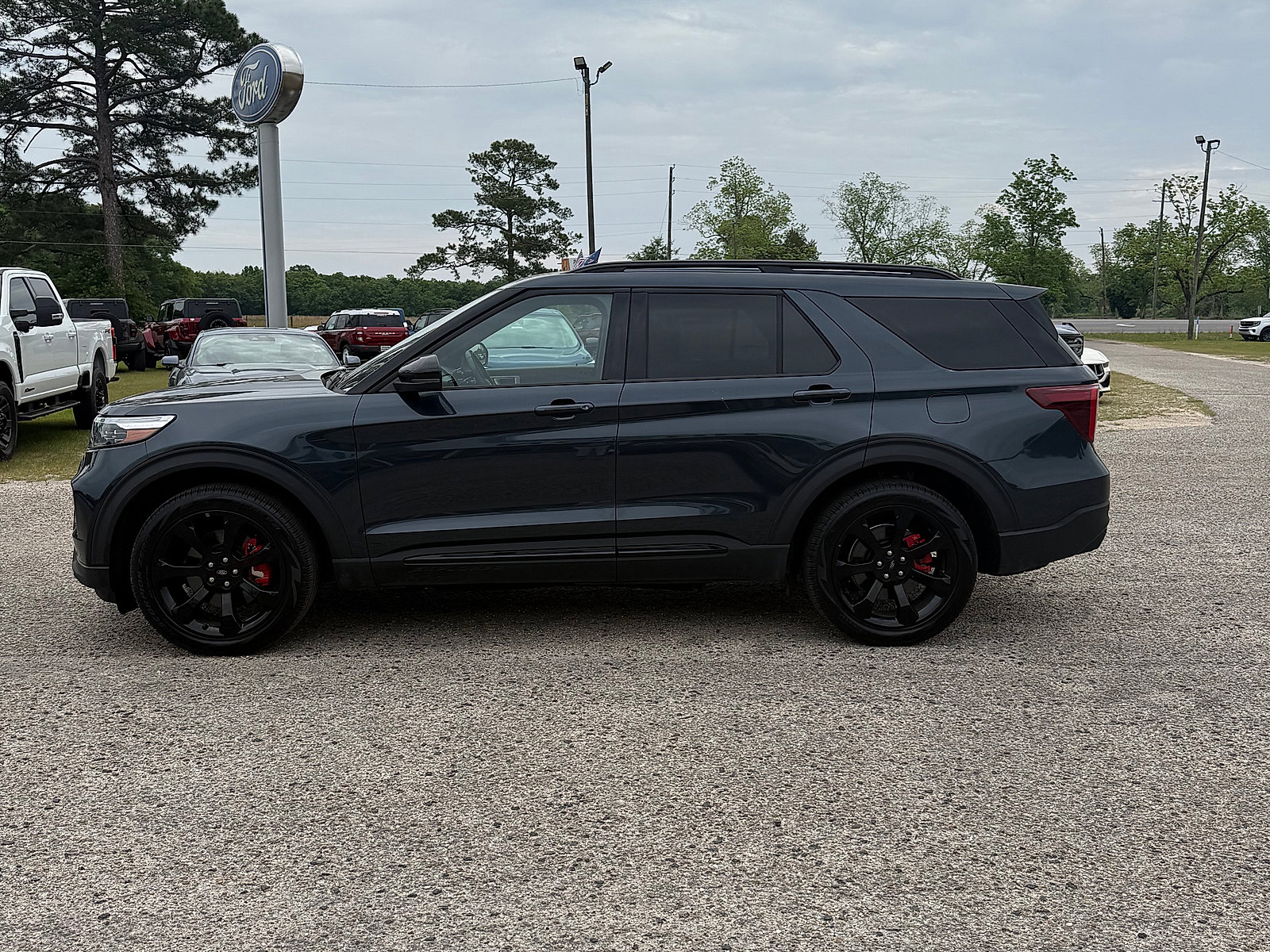 Used 2023 Ford Explorer ST w/ Equipment Group 401A AWD/4WD image 3