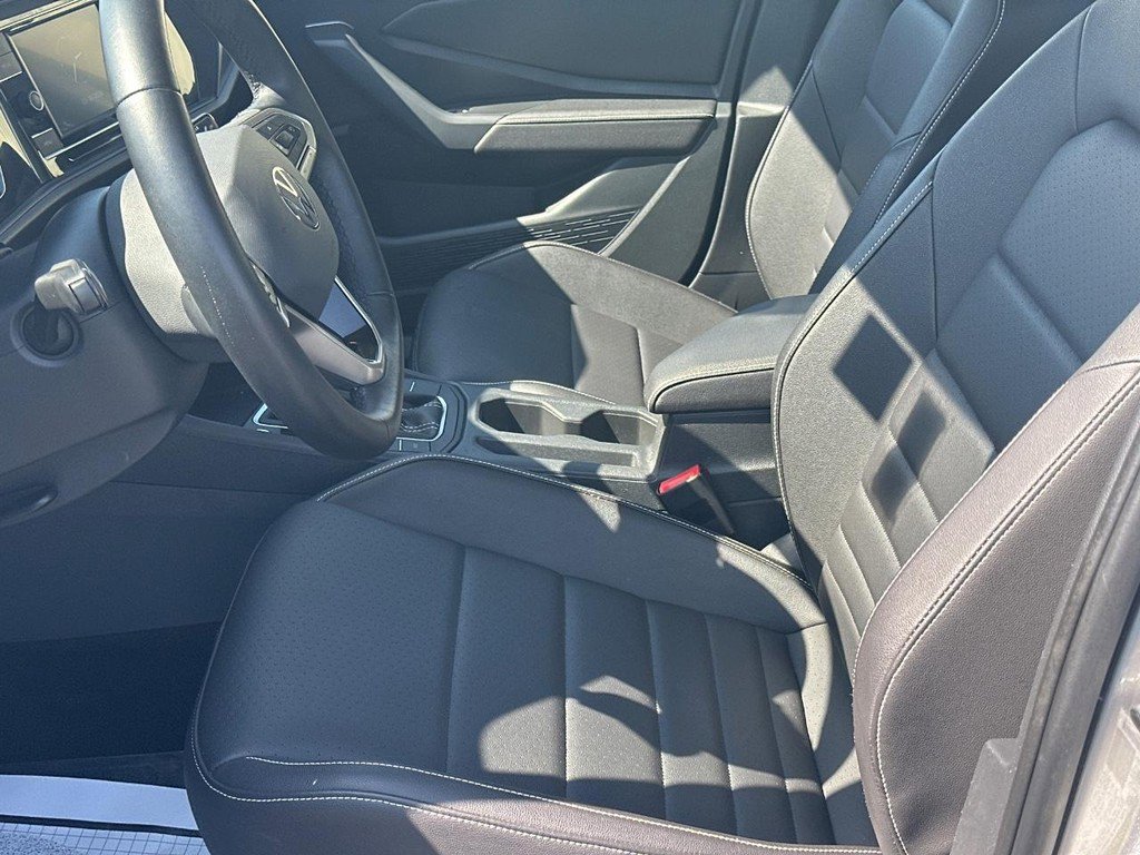 Used 2024 Volkswagen Jetta SE image 17