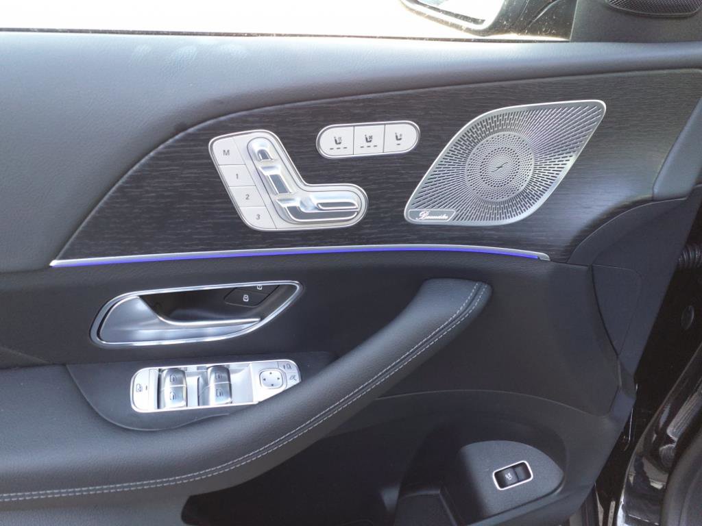 Used 2025 Mercedes-Benz GLS 450 4MATIC image 13