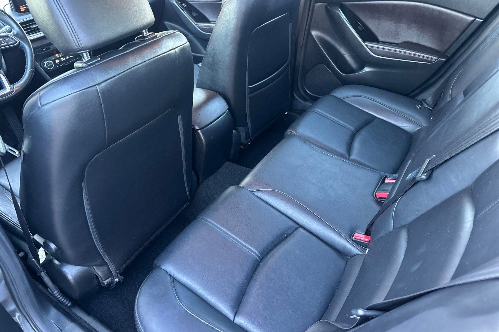 Used 2018 MAZDA MAZDA3 Touring image 14