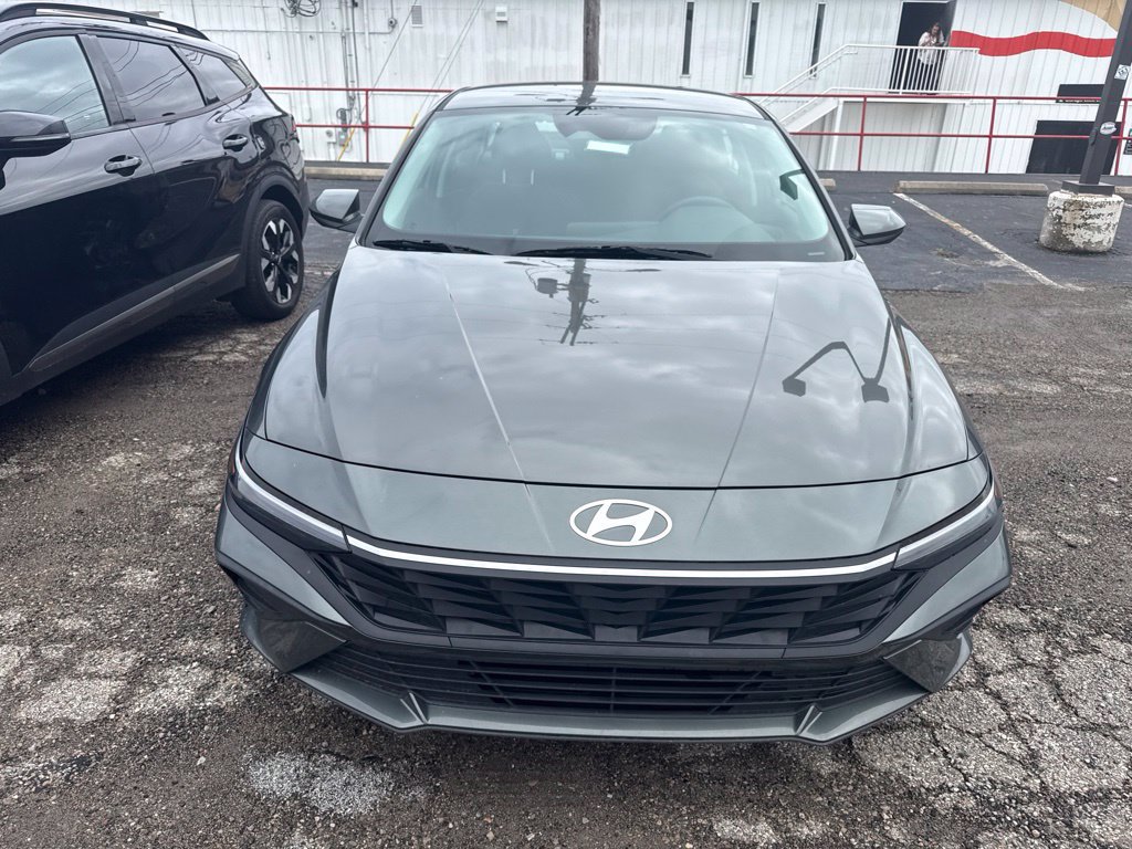 Certified 2024 Hyundai Elantra SEL FWD image 4